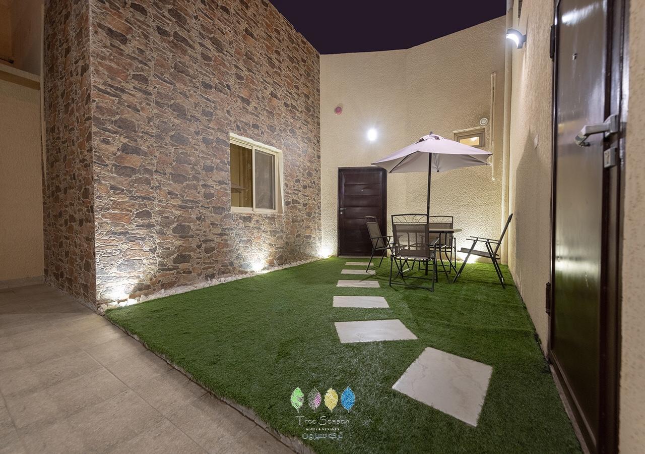 Tree Season Chalets Khamis Mushait Exterior photo